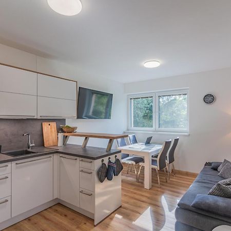 Apartman แชร์นาฟ โปชูมาวี ภายนอก รูปภาพ